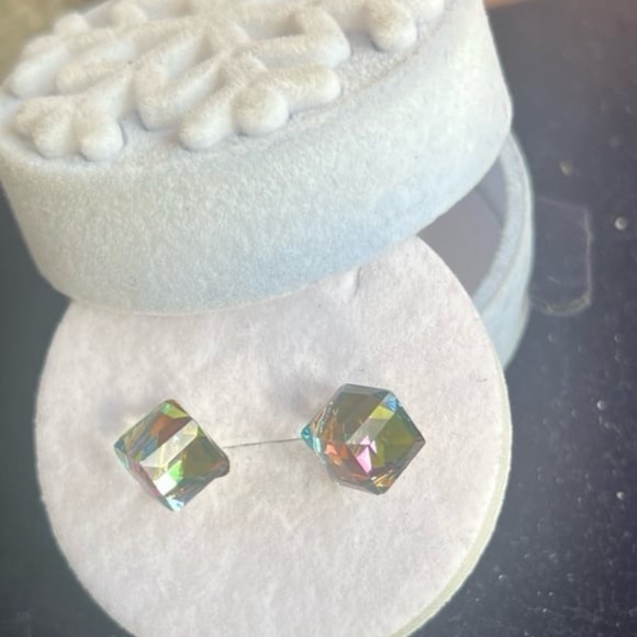 Gorgeous AB swarovski  crystal earrings #307 - Picture 8 of 13